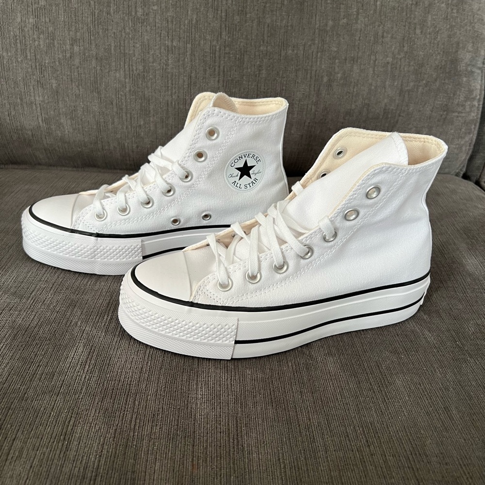 NWT Converse Chuck Taylor All Star Lift Platform High Top Canvas Shoes Size 5.5
